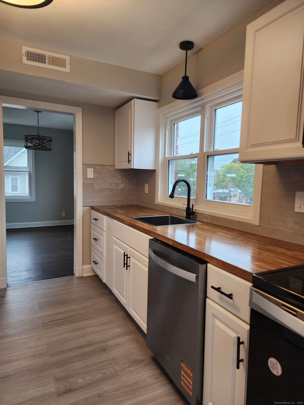 Photo of 17 Shoreham Terrace, Fairfield, CT 06824 (MLS # 24077483)