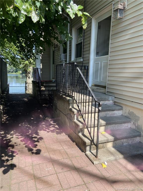 Rental Property at Grasmere Avenue, Fairfield, Connecticut - Bedrooms: 2 
Bathrooms: 2 
Rooms: 4  - $2,200 MO.