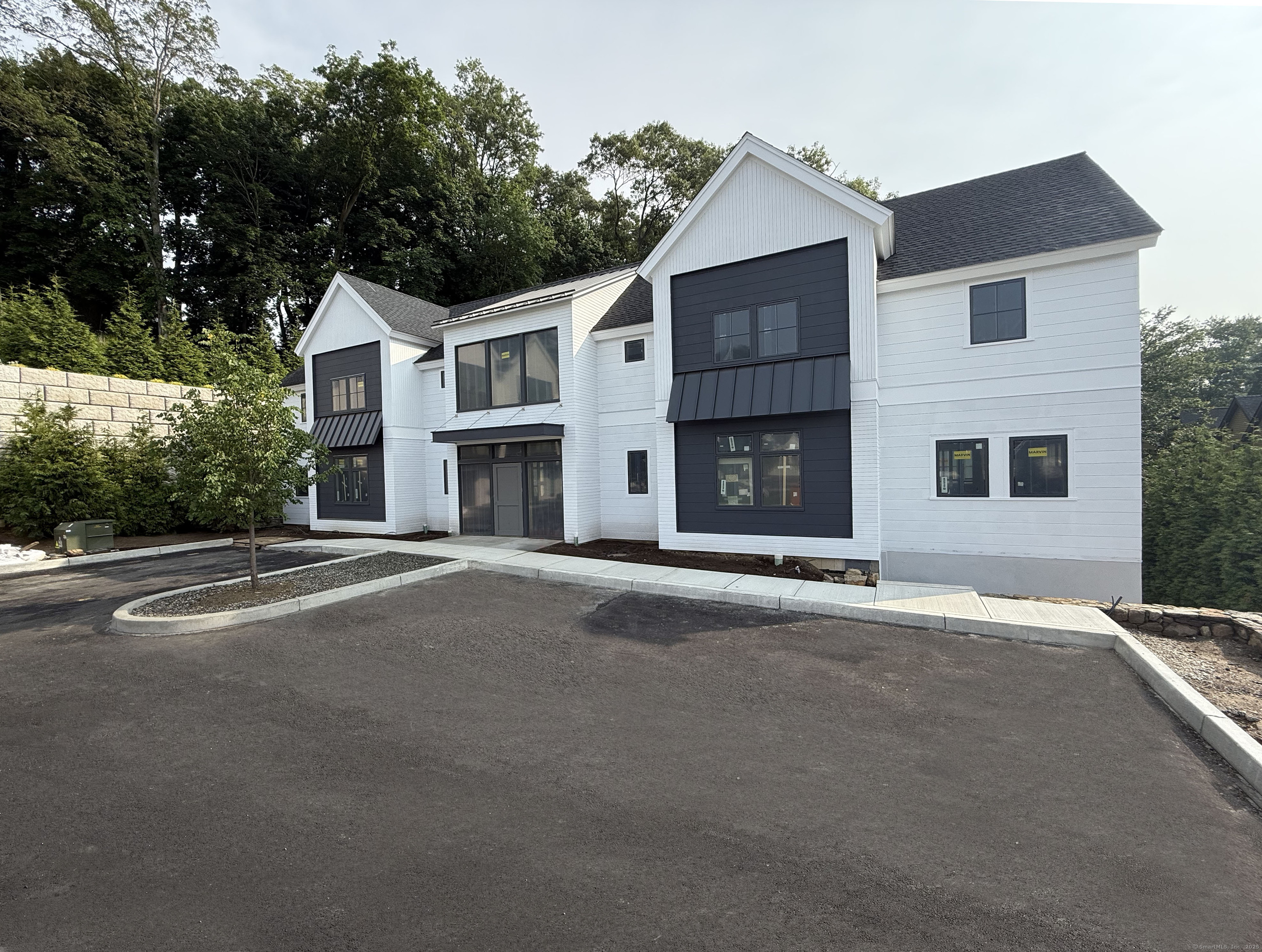 785 Post Road East 304