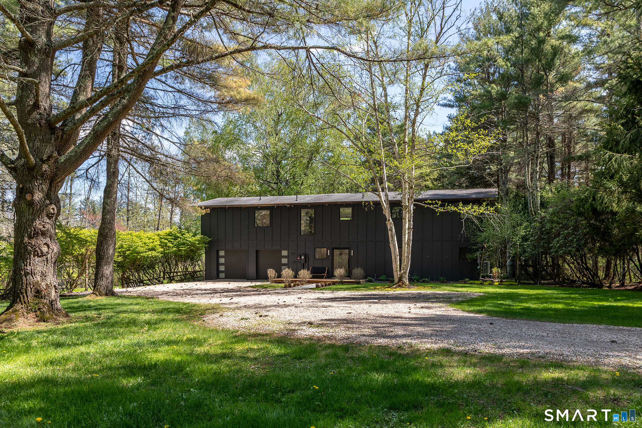 94 Washinee Heights Road