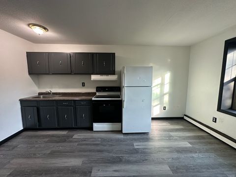 Multifamily For Rent - 1660 E Main Street #4L<br/> Waterbury, CT 06705