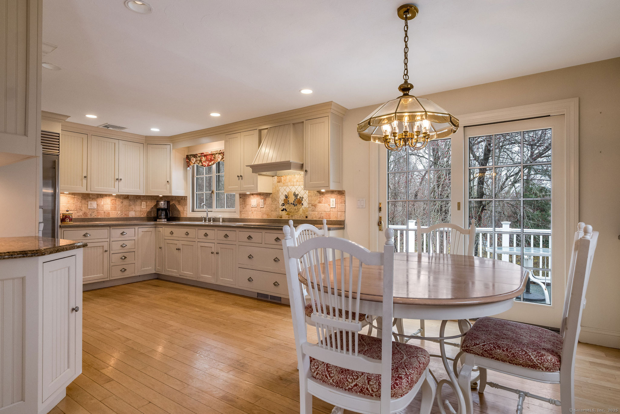 8 Medley Lane, Clinton, Connecticut image 4