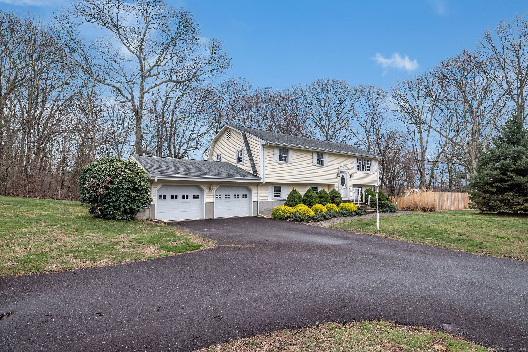 8 Medley Lane, Clinton, Connecticut image 1