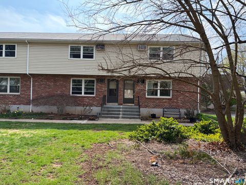 Photo of 302 Blackstone Village #302, Meriden, CT 06450 (MLS # 24167824)