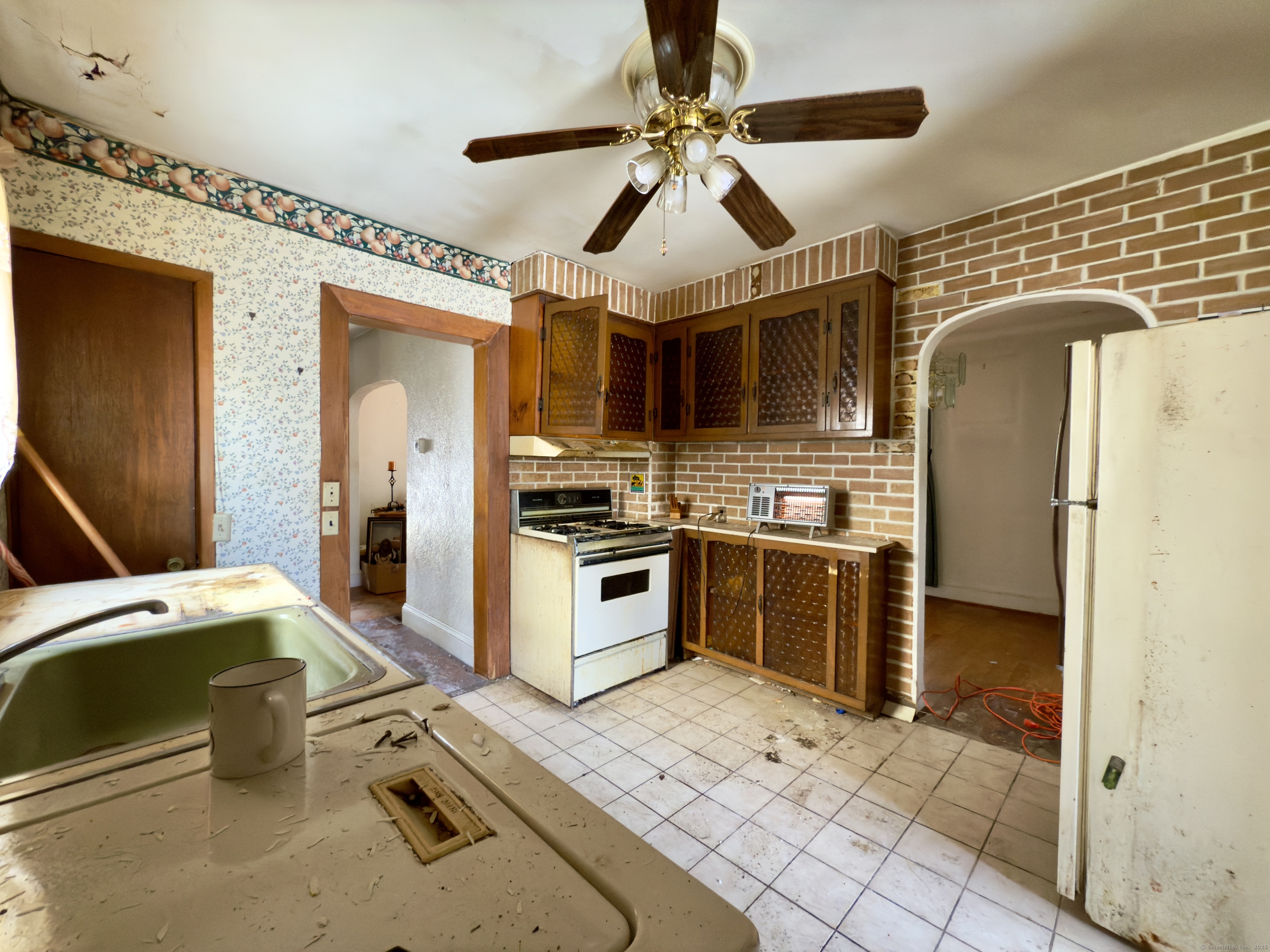 1556 Capitol Avenue, Bridgeport, Connecticut image 13