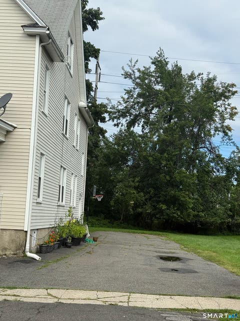 Tiny photo for 21 Ardmore Street #2nd fl, Fairfield, CT 06824 (MLS # 24201016)