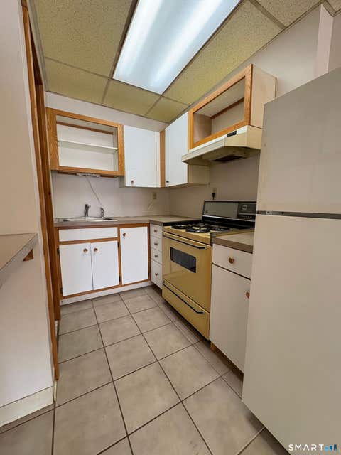 Multifamily For Rent - 278 Chamberlain Road #LOWER STUDIO<br/> Middletown, CT 06457