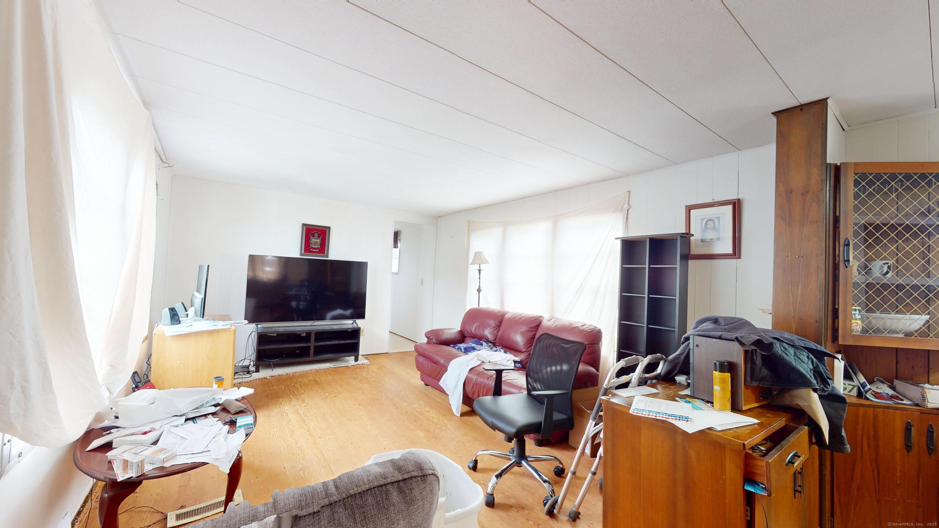 44 Linden Avenue North