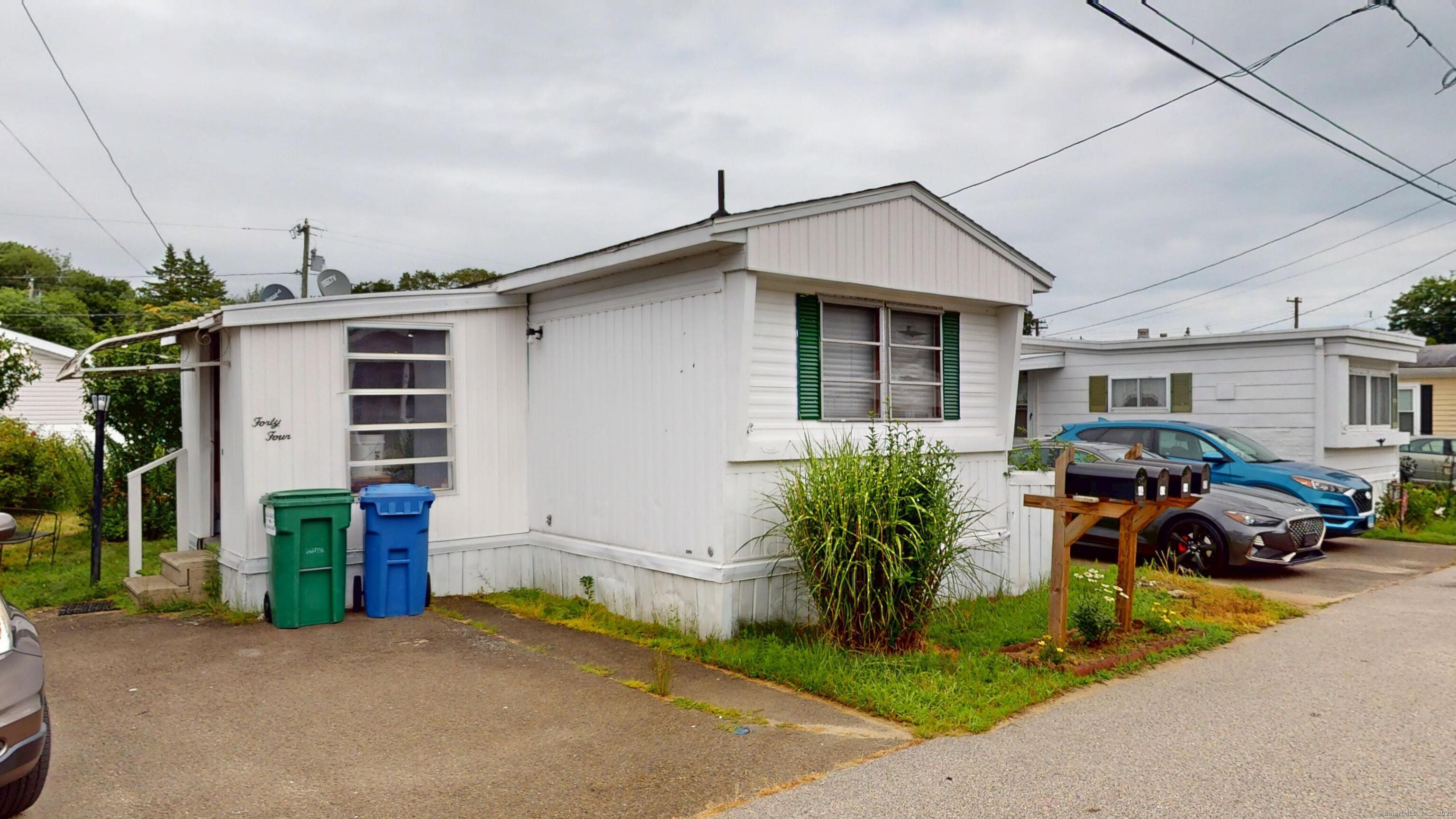 44 Linden Avenue North