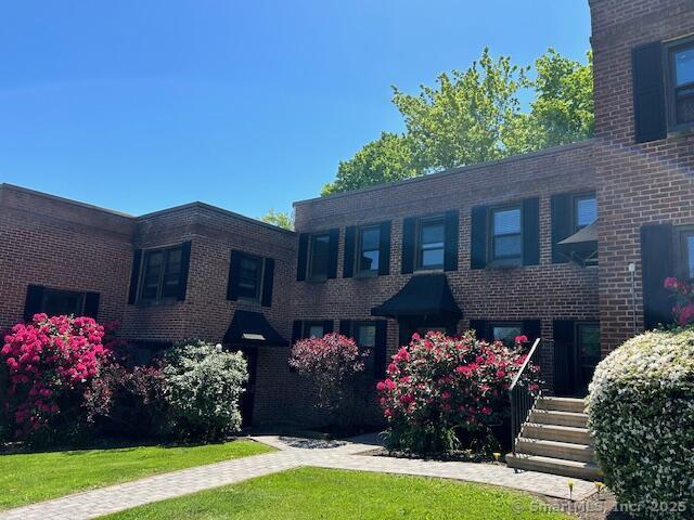 Rental Property at Prospect Avenue 1H, Norwalk, Connecticut - Bedrooms: 1 
Bathrooms: 1 
Rooms: 4  - $1,899 MO.