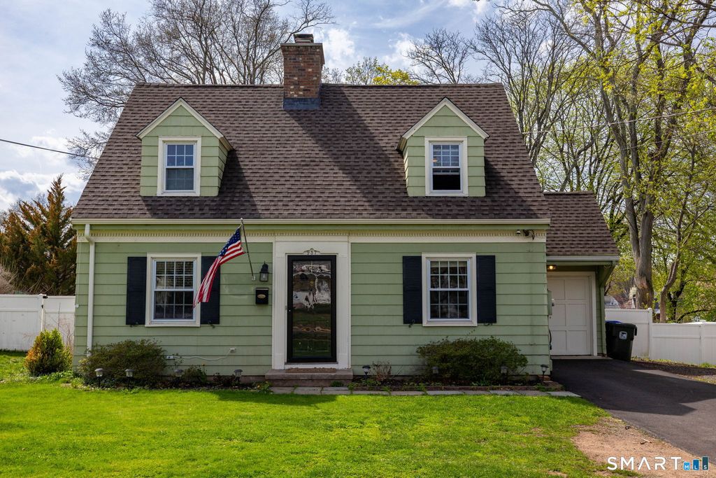 Photo of 937 Main Street, Newington, CT 06111 (MLS # 24167966)