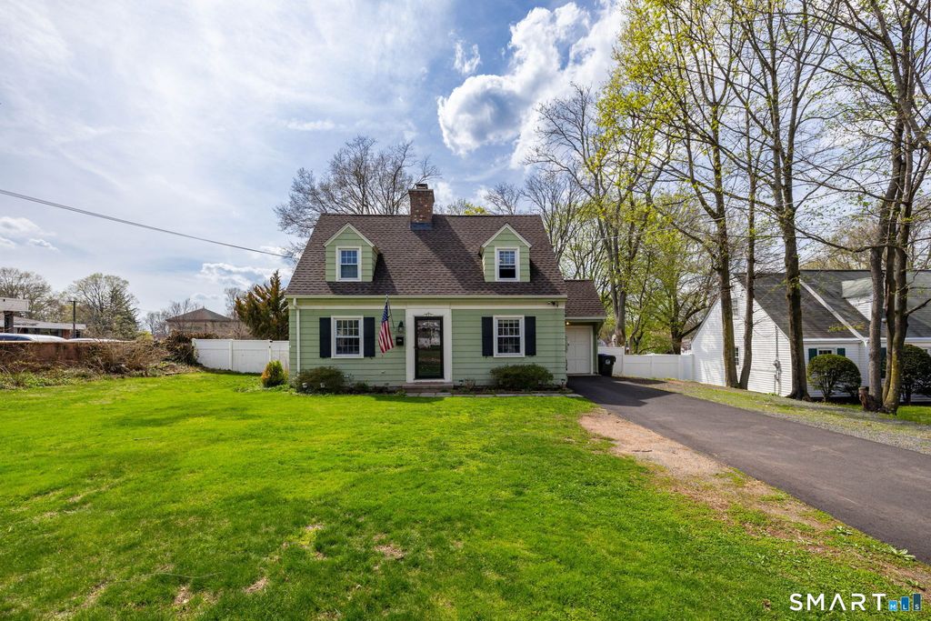 Photo of 937 Main Street, Newington, CT 06111 (MLS # 24167966)