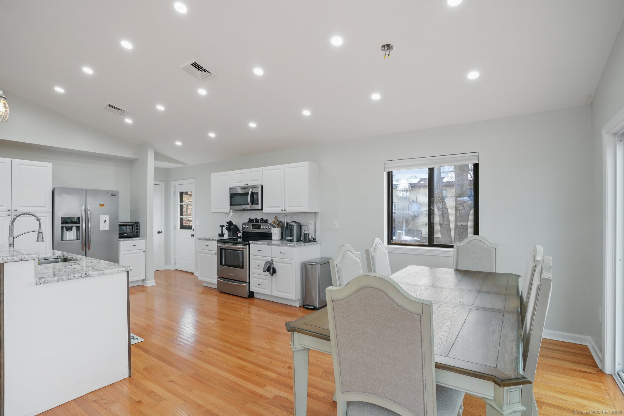 12 Willowledge Circle, Waterbury, Connecticut image 6