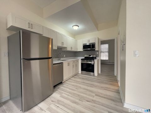 Photo of 32 Trumbull Street #2, New Haven, CT 06511 (MLS # 24162315)