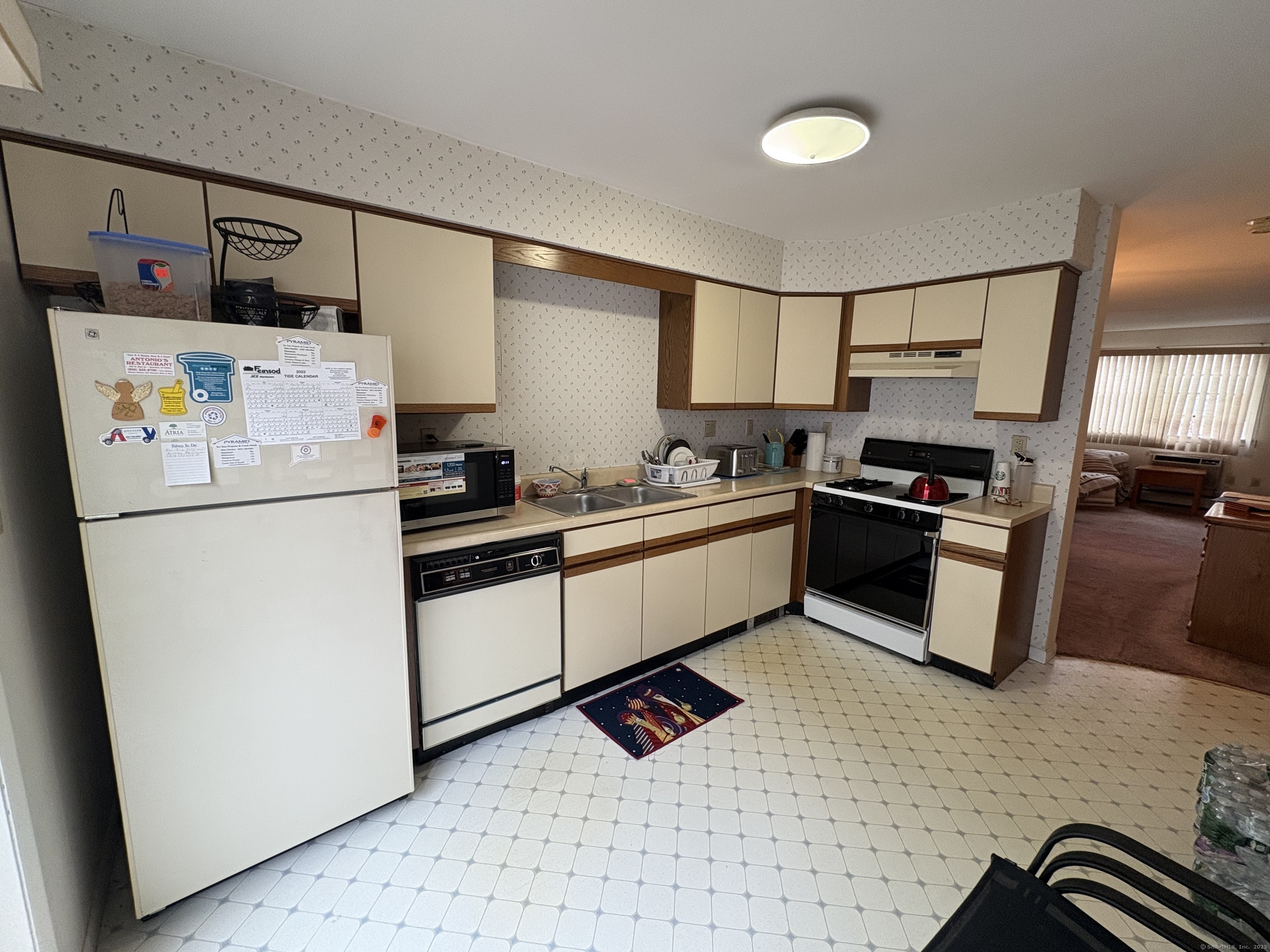 61 Clinton Avenue #APT 8, Stamford, Connecticut image 5