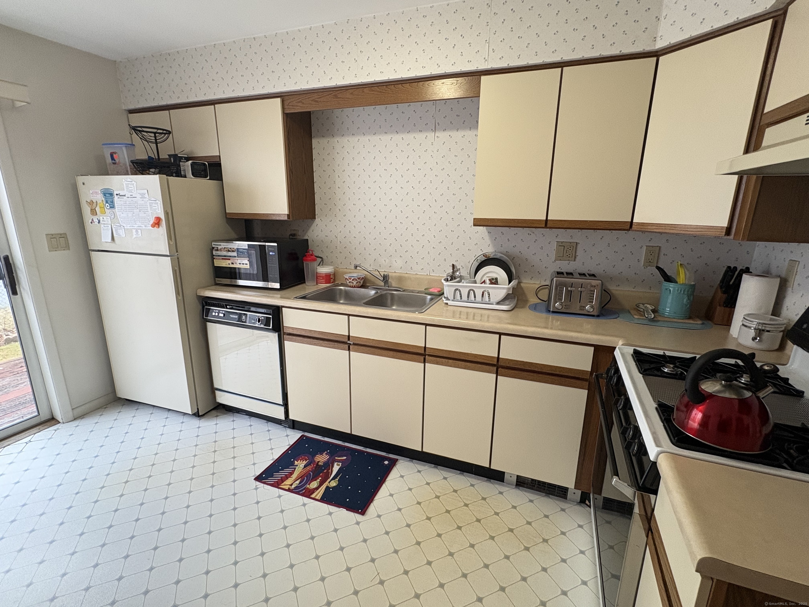 61 Clinton Avenue #APT 8, Stamford, Connecticut image 4