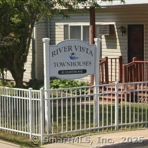 61 Clinton Avenue APT 8, Stamford, CT 06901 - #: 24081891