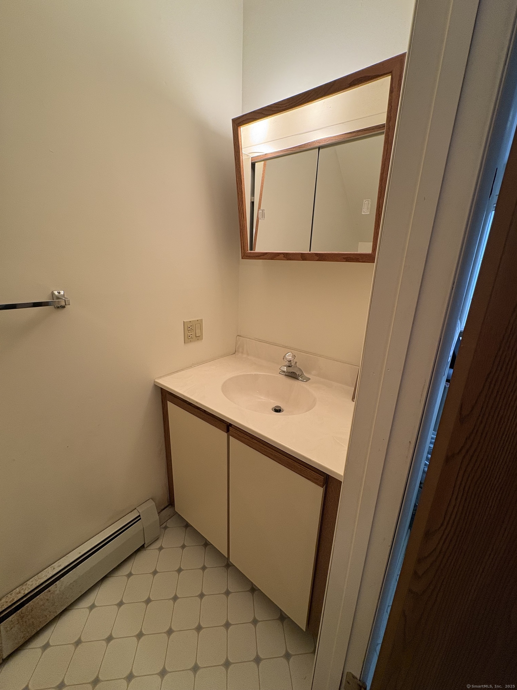 61 Clinton Avenue #APT 8, Stamford, Connecticut image 7