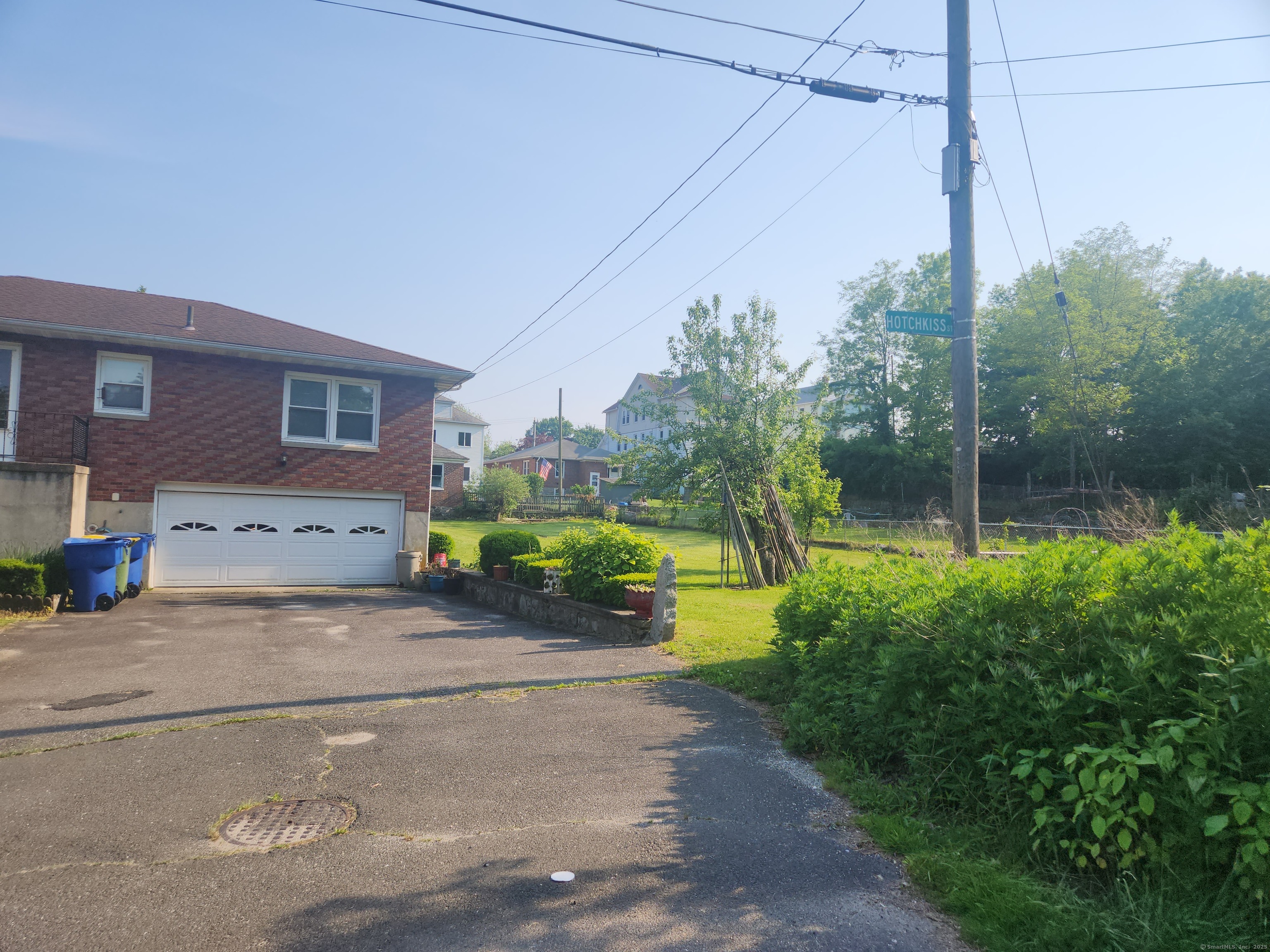82 Hotchkiss Street