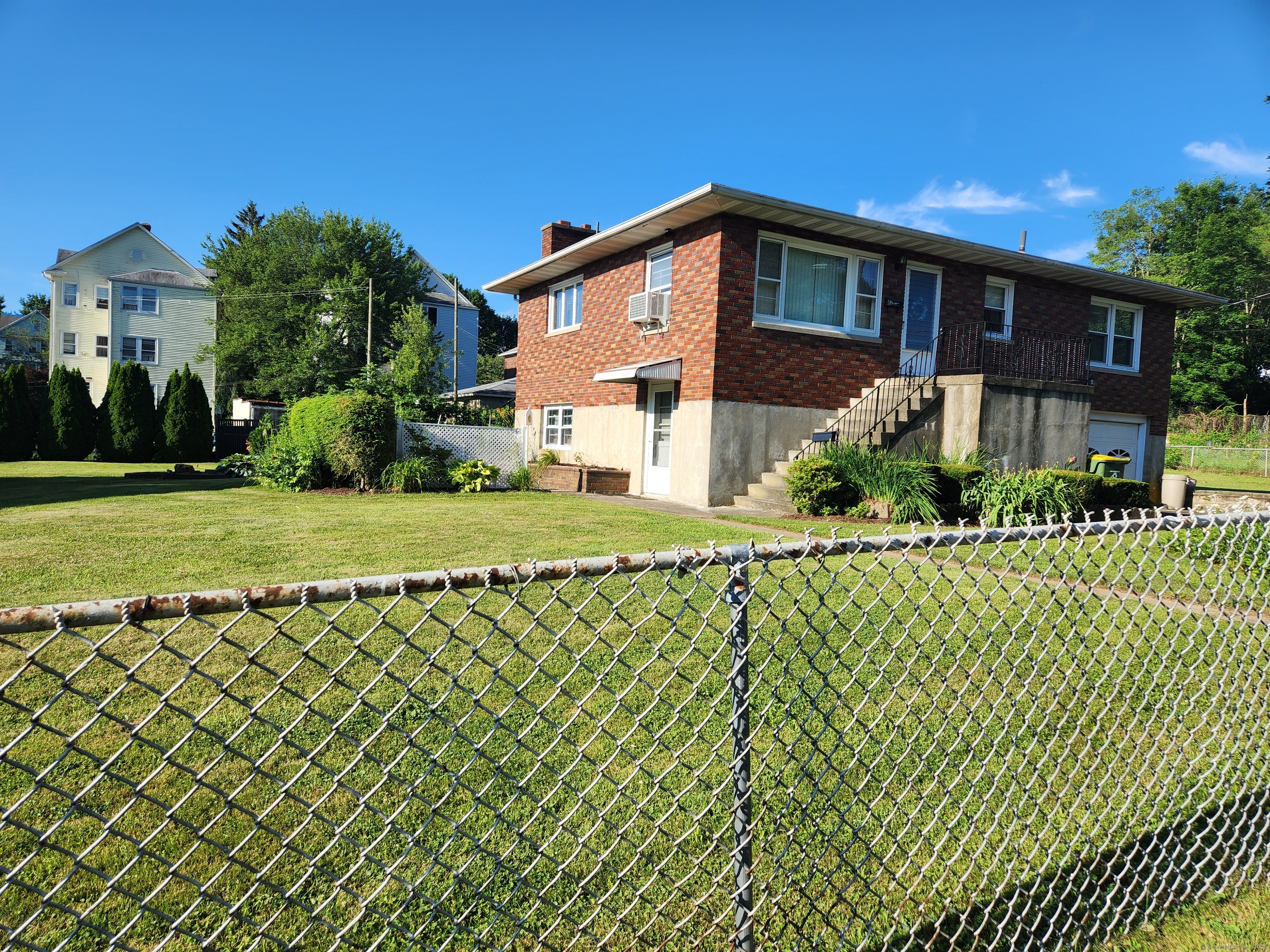 82 Hotchkiss Street