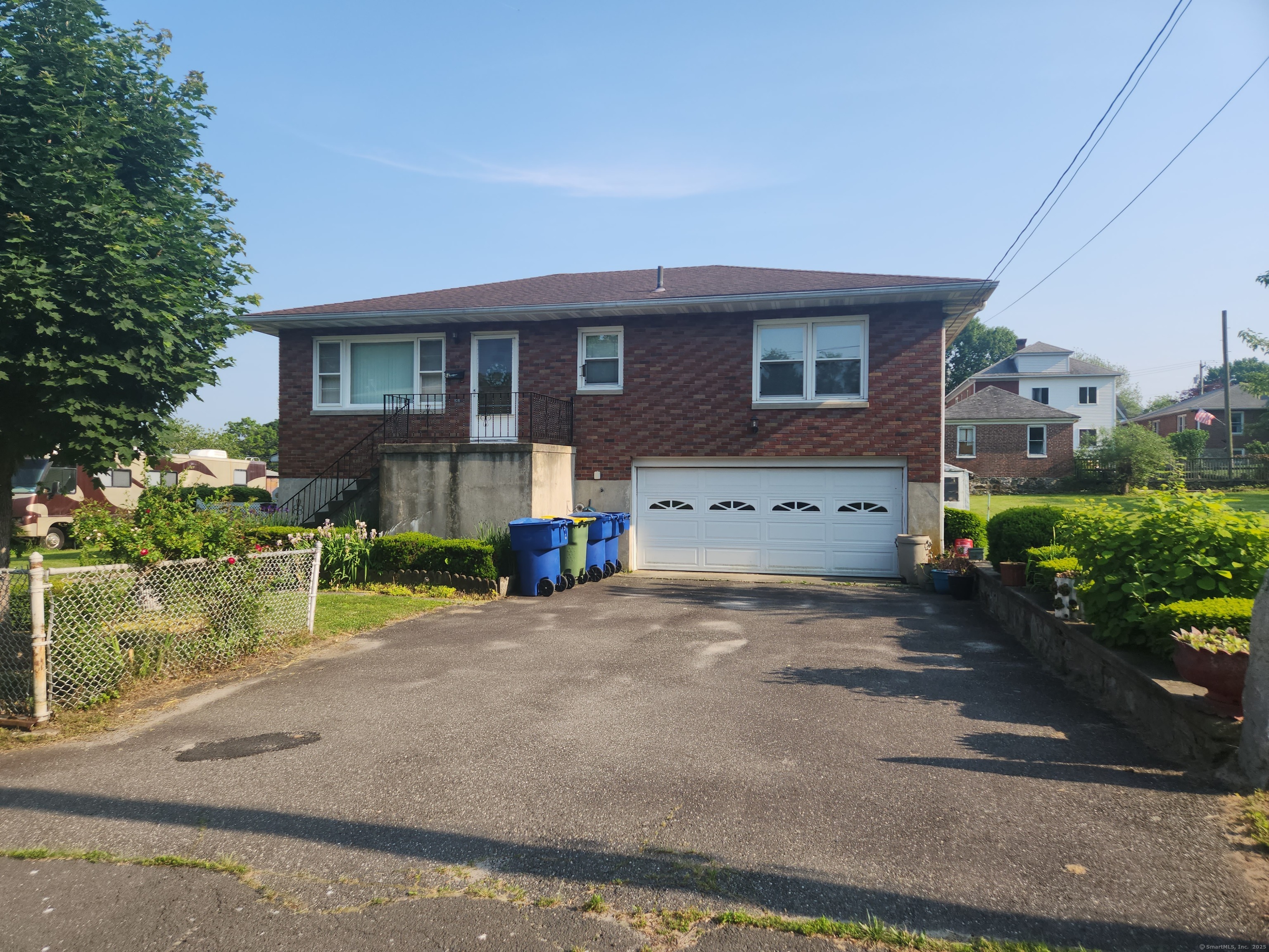 Property for Sale at Hotchkiss Street, Waterbury, Connecticut - Bedrooms: 3 
Bathrooms: 2 
Rooms: 7  - $399,900