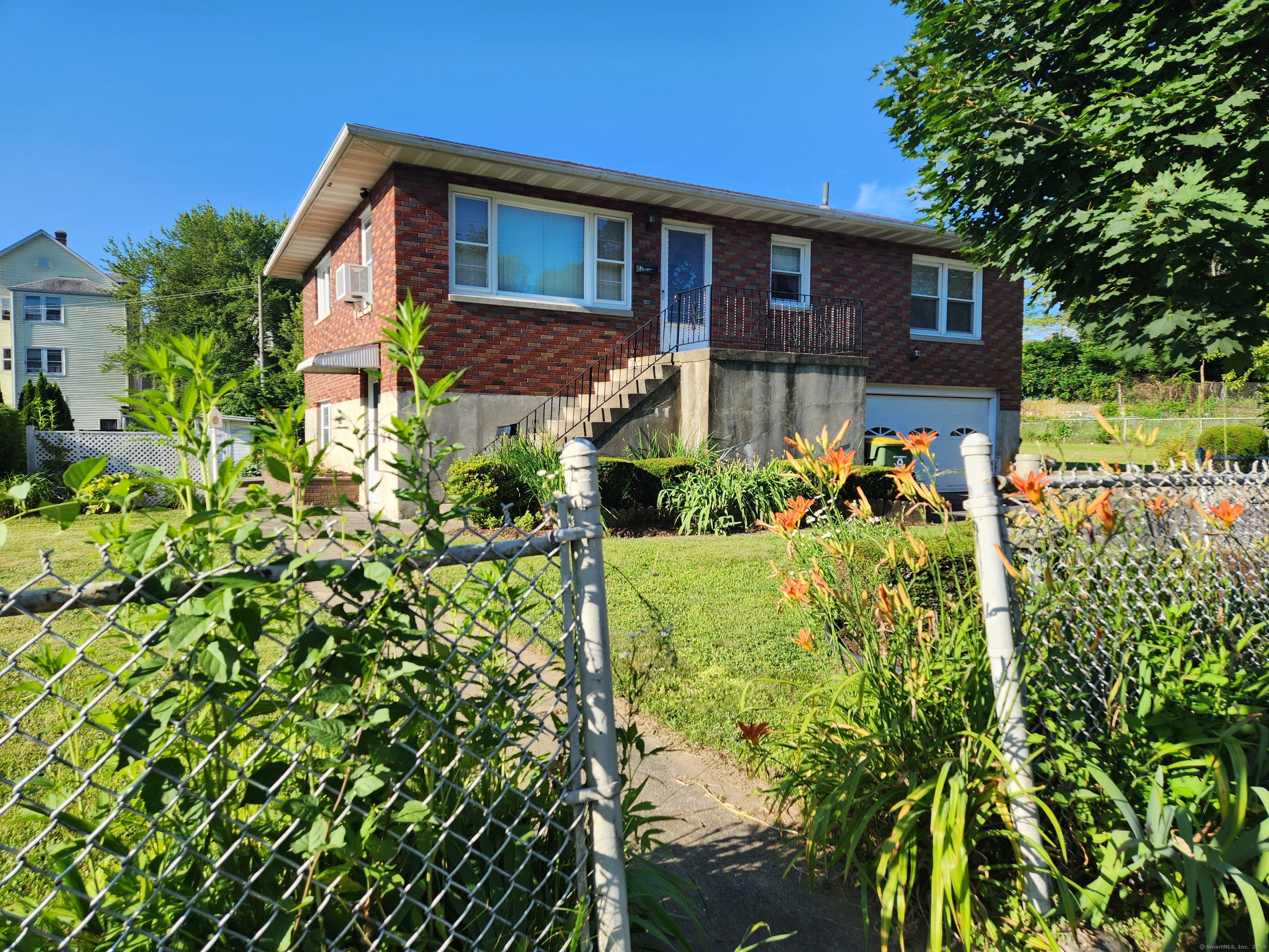 82 Hotchkiss Street