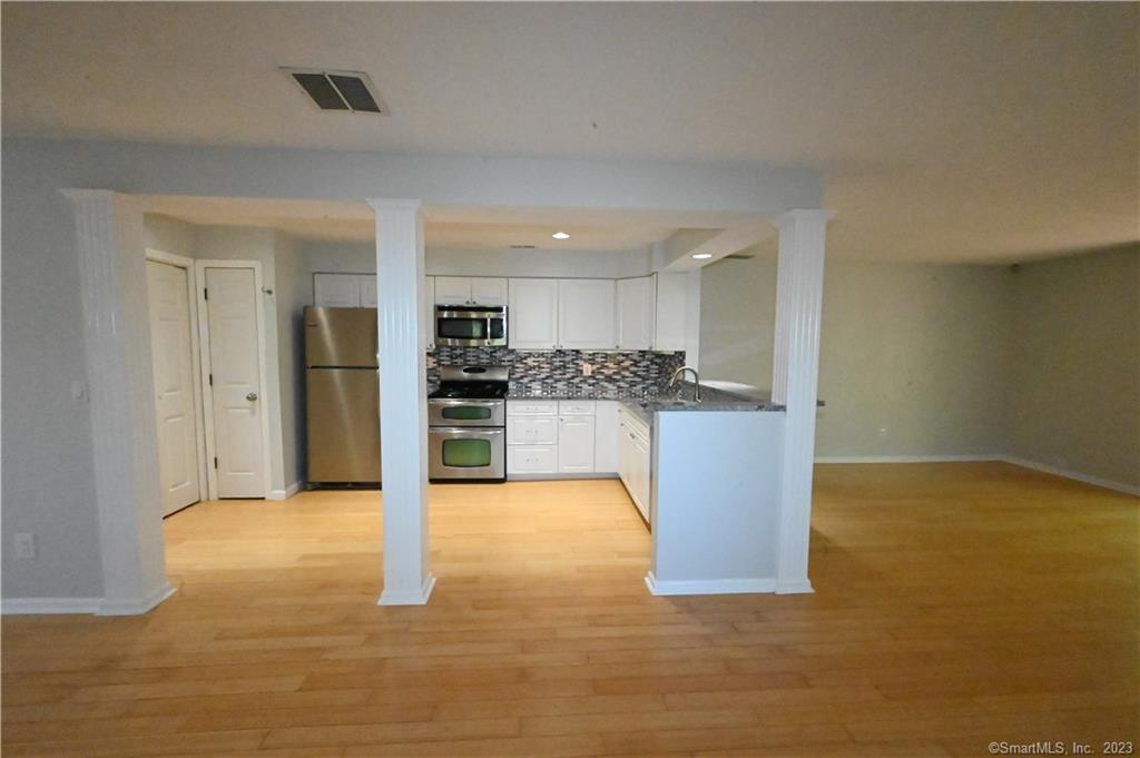 Photo 5 of 23 of 560 Silver Sands Road 606 townhome
