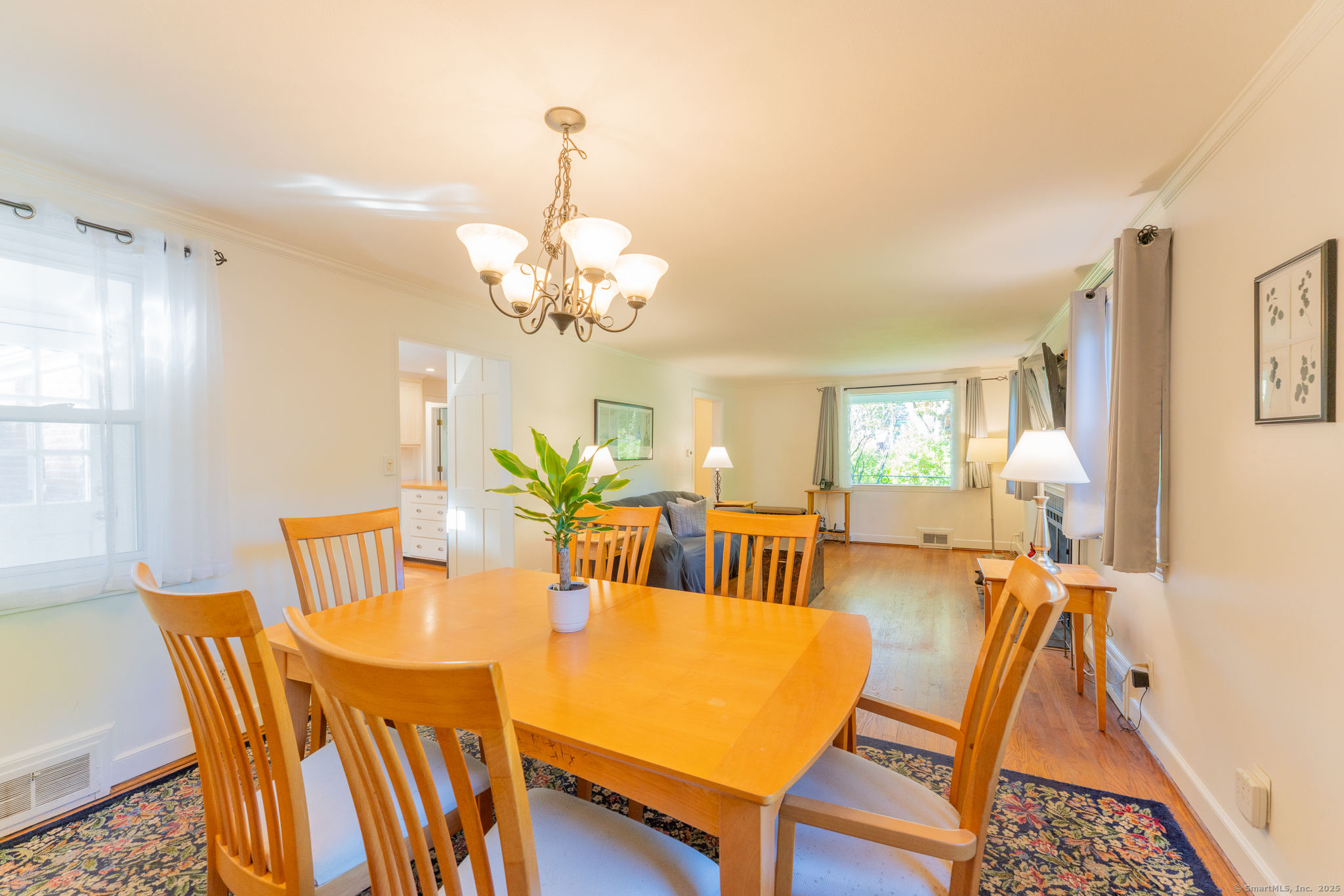 West Hartford, Connecticut 06107, United States, 3 Bedrooms Bedrooms, ,2 BathroomsBathrooms,Residential,Pending,227968