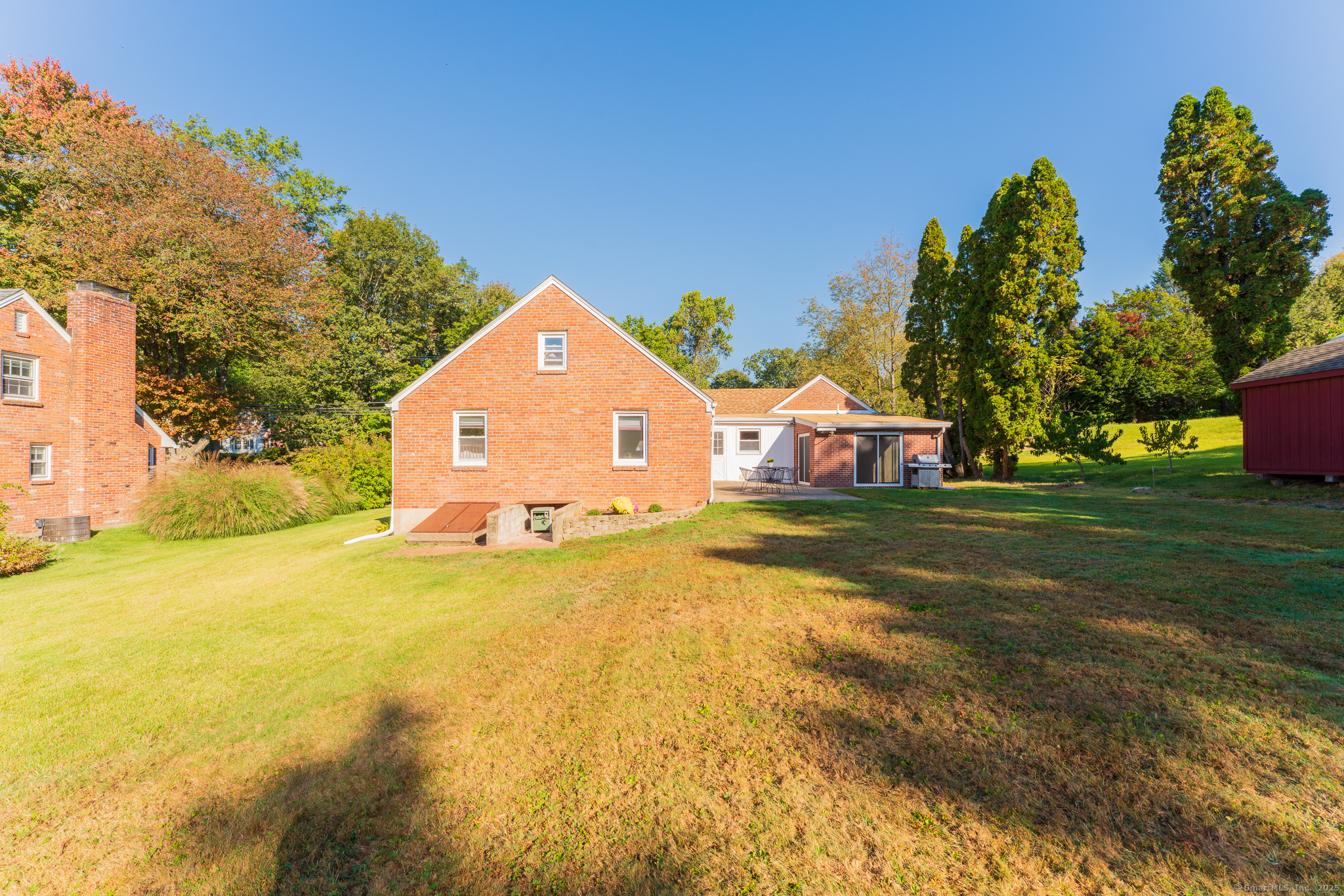 West Hartford, Connecticut 06107, United States, 3 Bedrooms Bedrooms, ,2 BathroomsBathrooms,Residential,Pending,227968