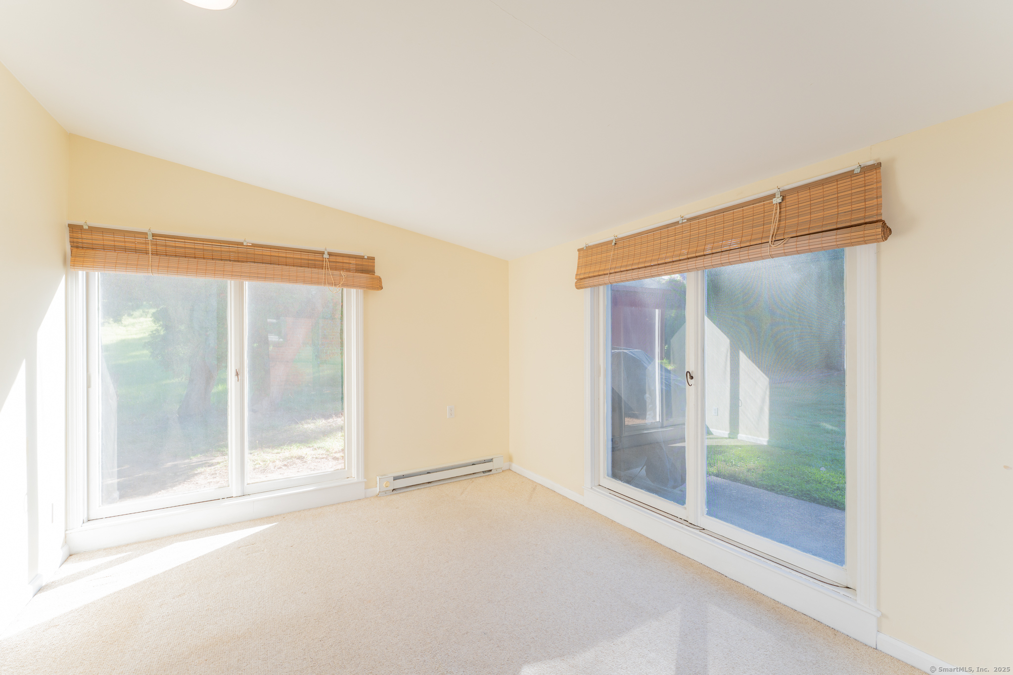 West Hartford, Connecticut 06107, United States, 3 Bedrooms Bedrooms, ,2 BathroomsBathrooms,Residential,Pending,227968