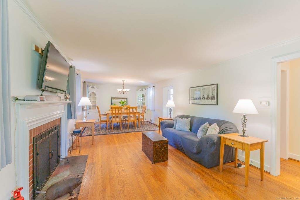 Photo of 117 Tunxis Road, West Hartford, CT 06107 (MLS # 24132096)