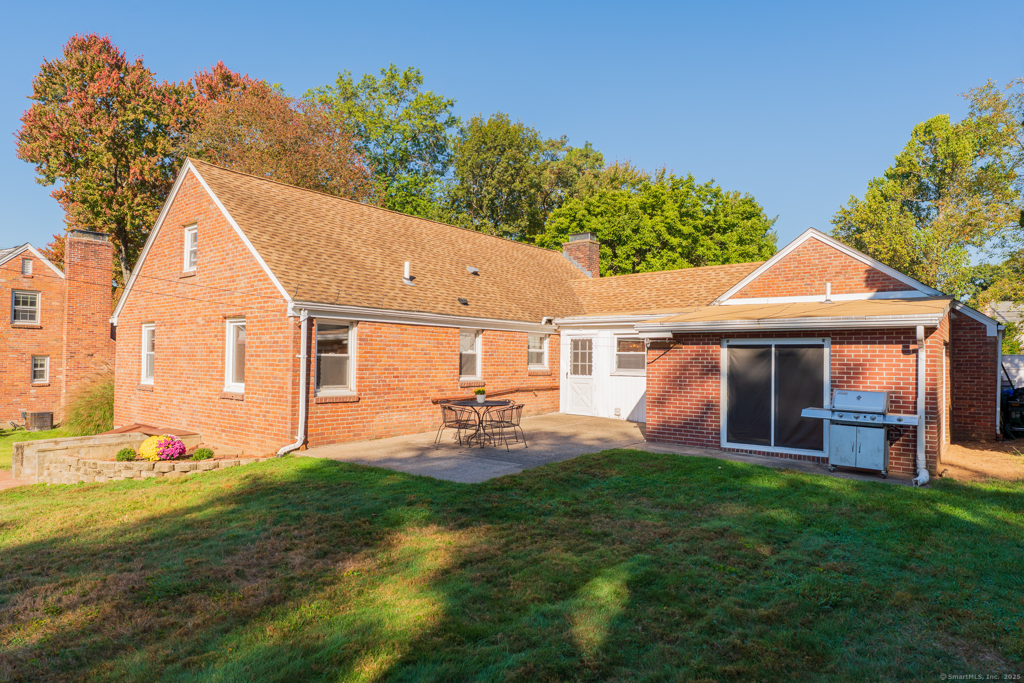 West Hartford, Connecticut 06107, United States, 3 Bedrooms Bedrooms, ,2 BathroomsBathrooms,Residential,Pending,227968