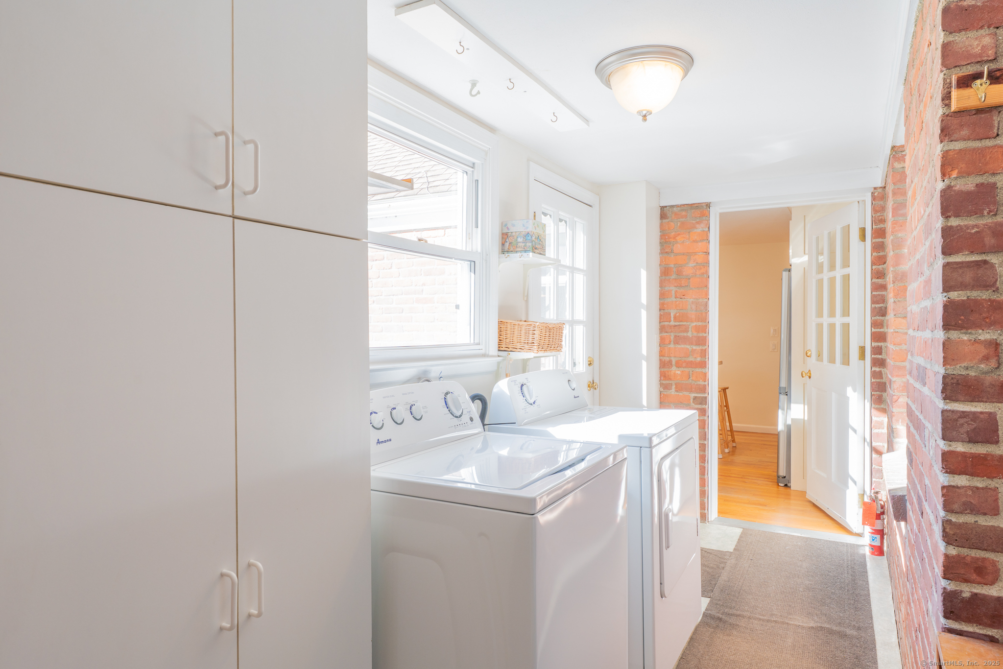 West Hartford, Connecticut 06107, United States, 3 Bedrooms Bedrooms, ,2 BathroomsBathrooms,Residential,Pending,227968