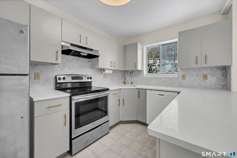 Tiny photo for 925 Oronoke Road #14F, Waterbury, CT 06708 (MLS # 24150660)