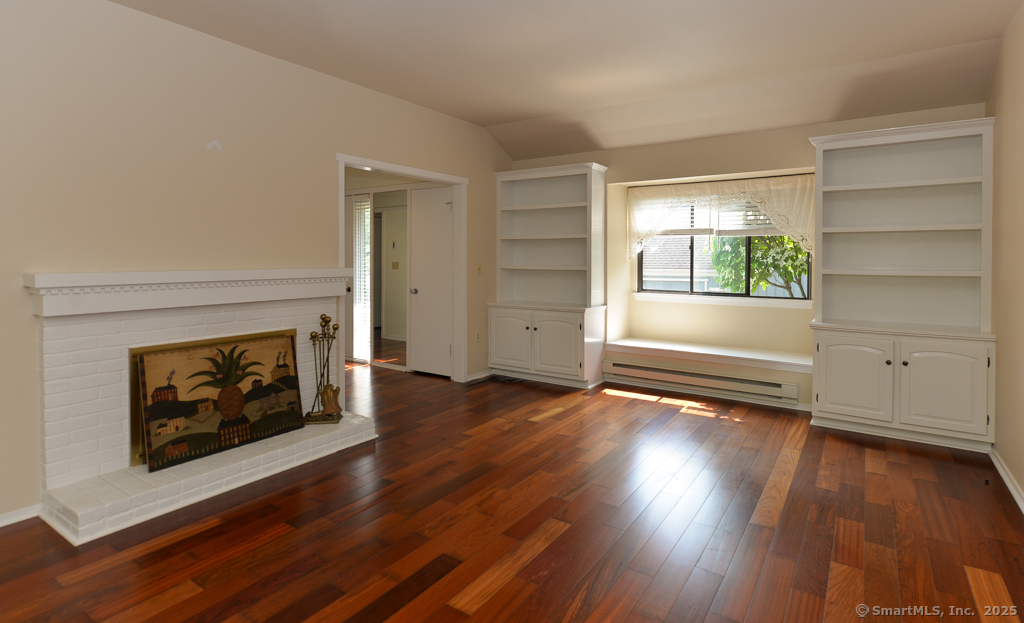 926 Heritage Village B