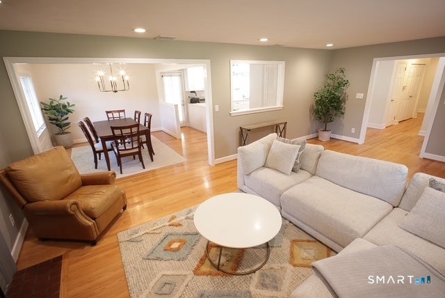 6 Dennis Drive