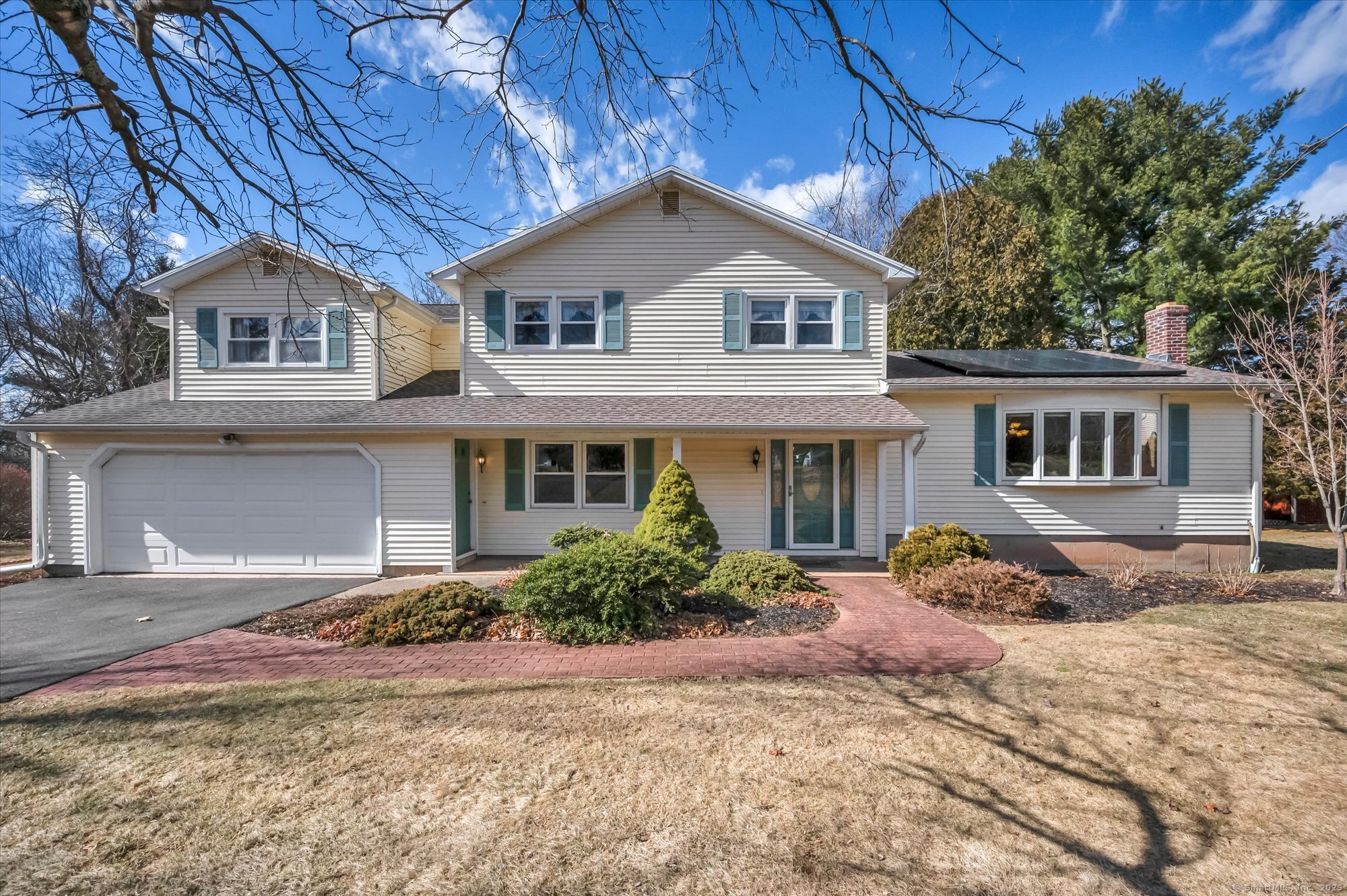 Property for Sale at Juniper Drive, North Haven, Connecticut - Bedrooms: 4 
Bathrooms: 4 
Rooms: 8  - $499,900