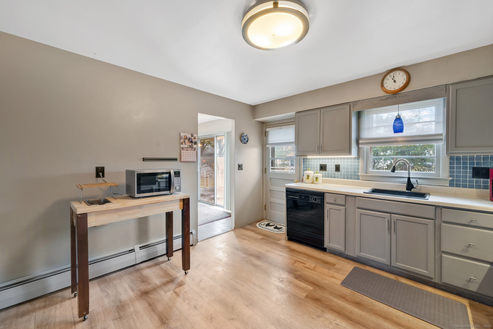 25 Cadwell Road, Bloomfield, Connecticut image 2