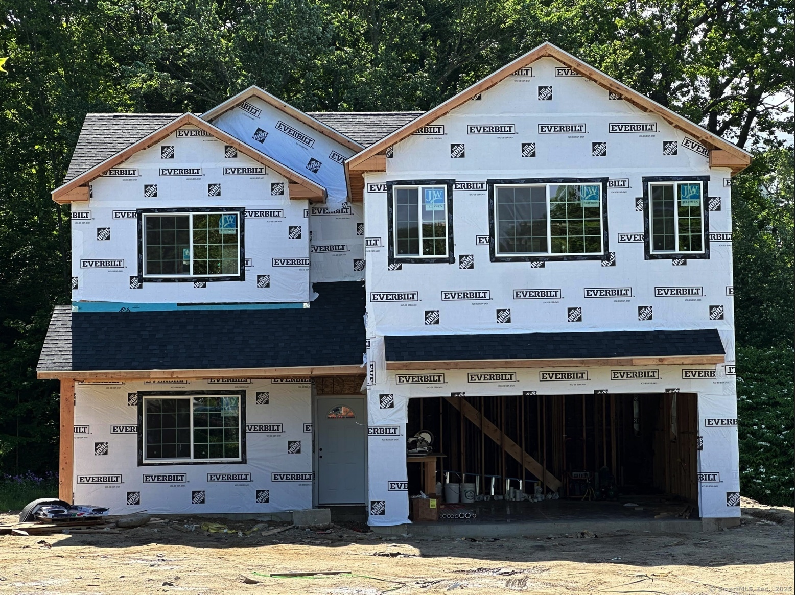 N Colony Road, Meriden, Connecticut - 4 Bedrooms  
3 Bathrooms  
7 Rooms - 