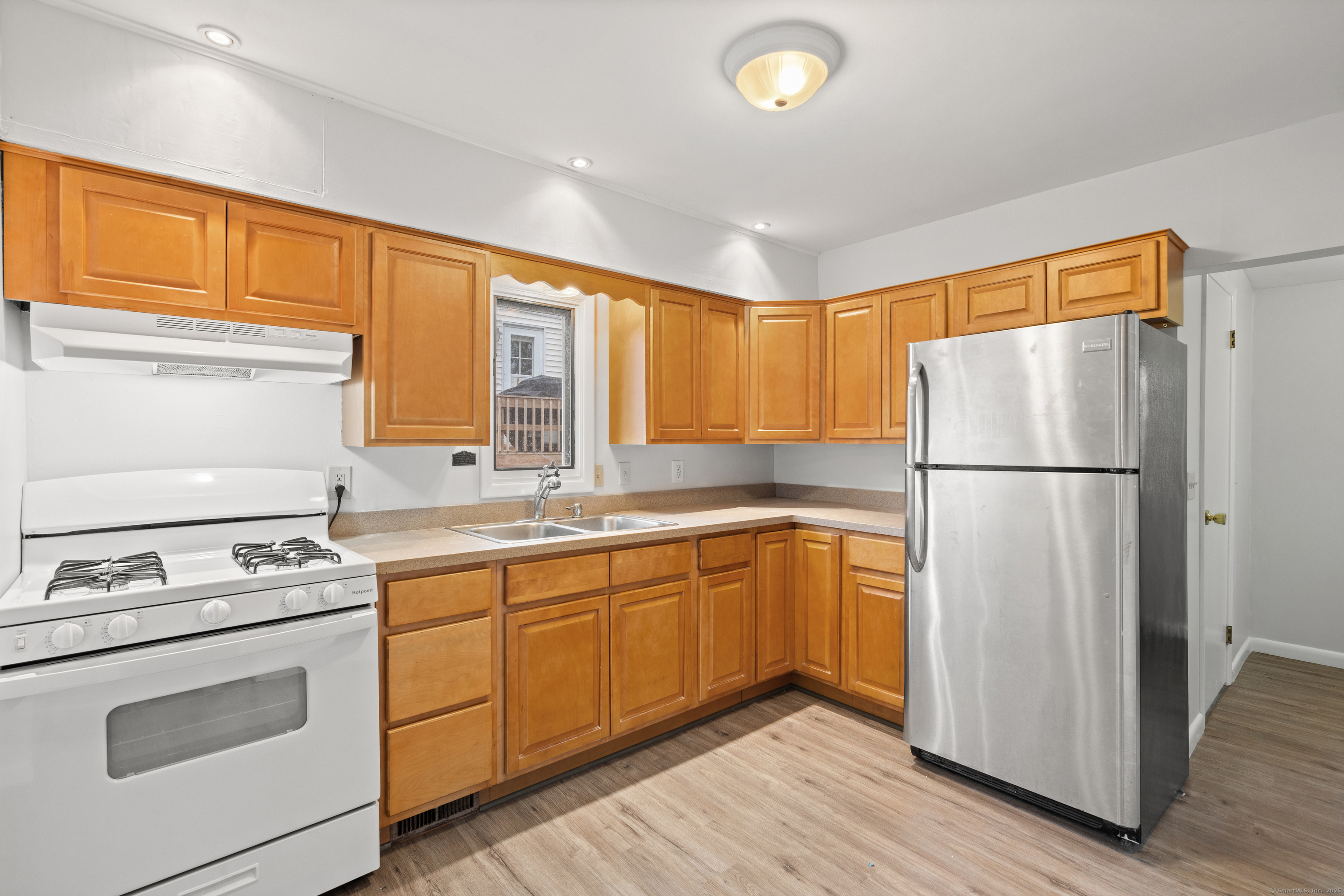 65 Waverly Park Road, Branford, Connecticut image 9