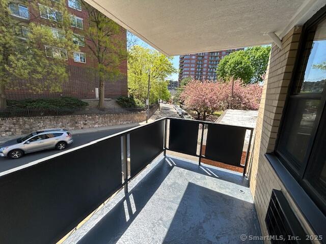 Property for Sale at Prospect Street 2G, Stamford, Connecticut - Bedrooms: 3 
Bathrooms: 2 
Rooms: 6  - $3,605