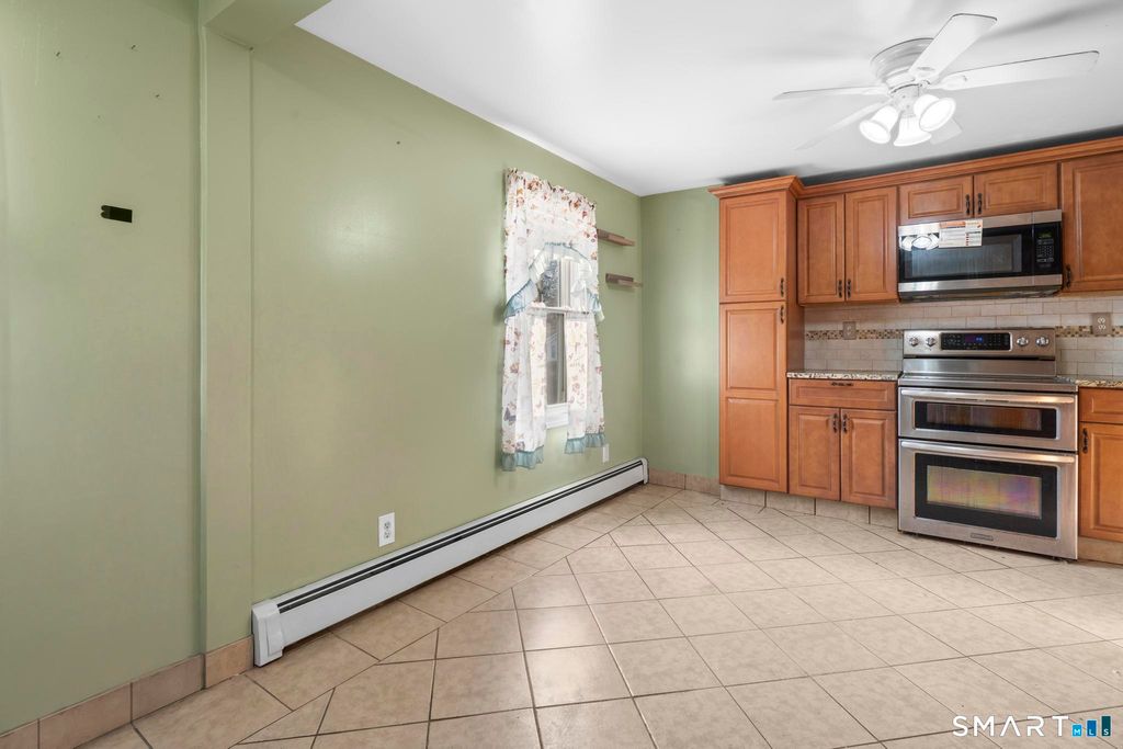 Photo of 579 Sylvan Avenue, Waterbury, CT 06706 (MLS # 24144635)