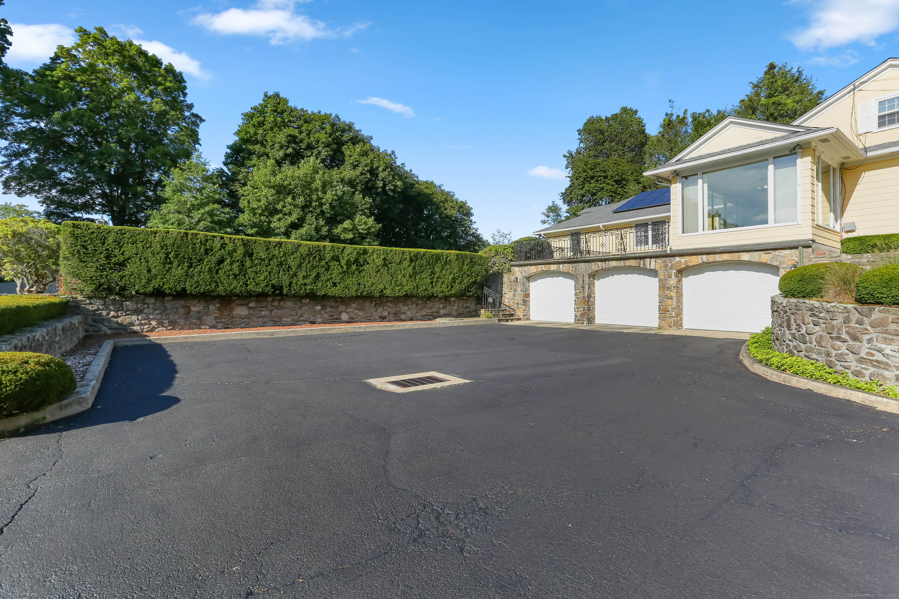 81 Plymouth Avenue
