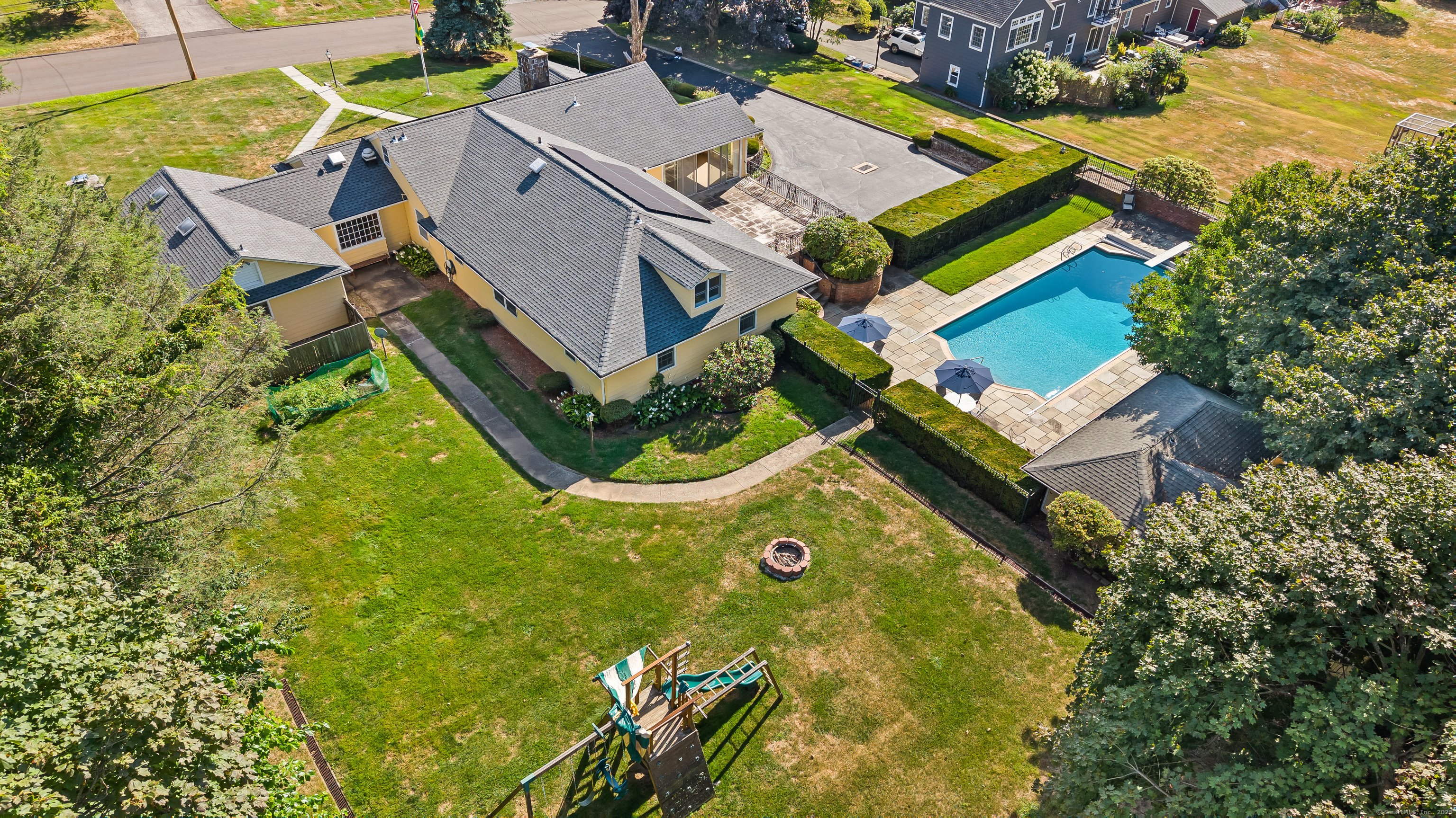 81 Plymouth Avenue