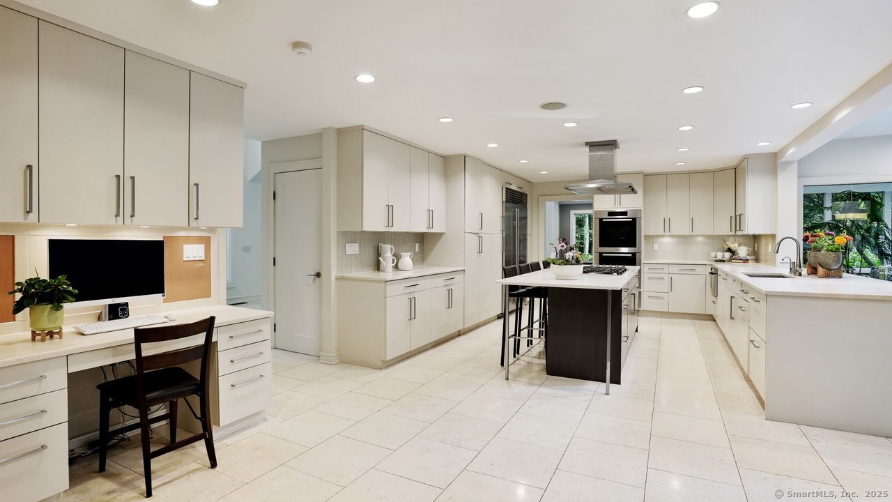 6 Nutcracker Lane