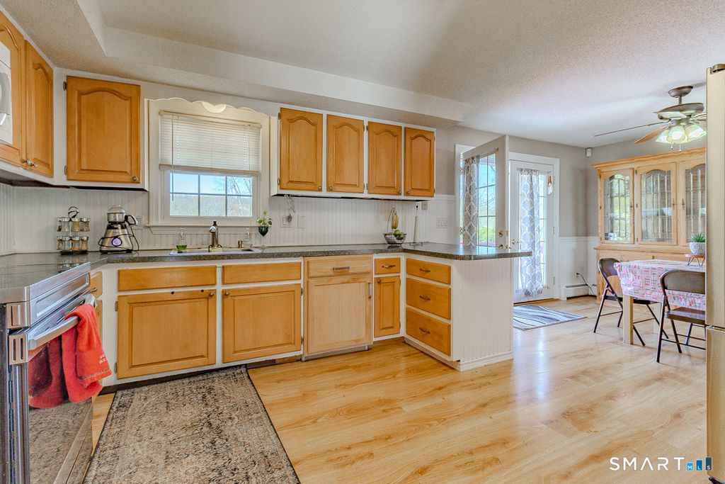 Photo of 128 Jeffrey Lane, Newington, CT 06111 (MLS # 24170915)