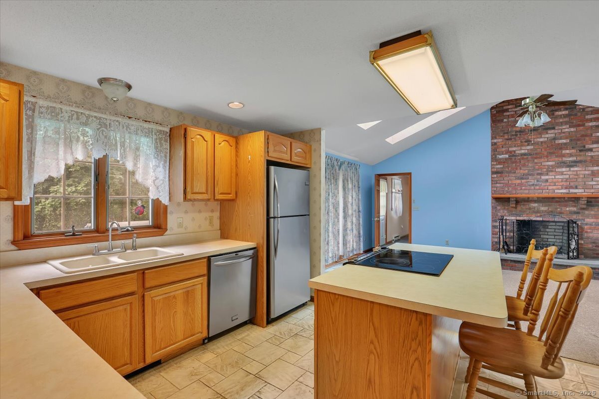 79 Carriage Drive East