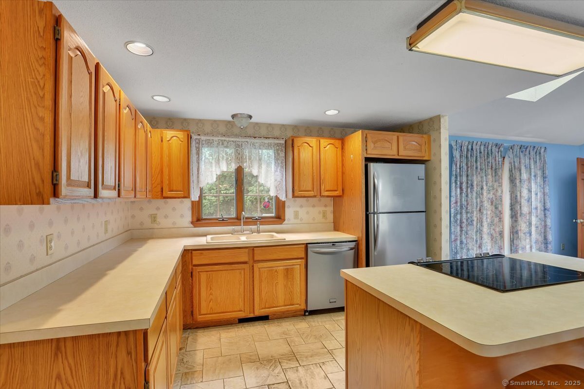 79 Carriage Drive East