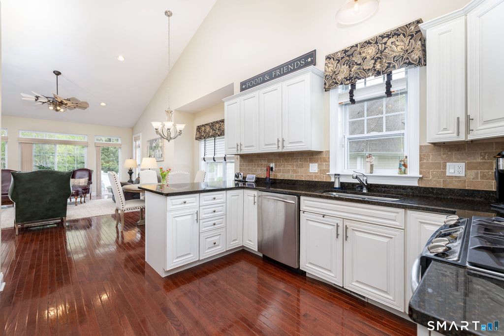Photo of 19 Cherry Hills Circle #19, Bloomfield, CT 06002 (MLS # 24171217)