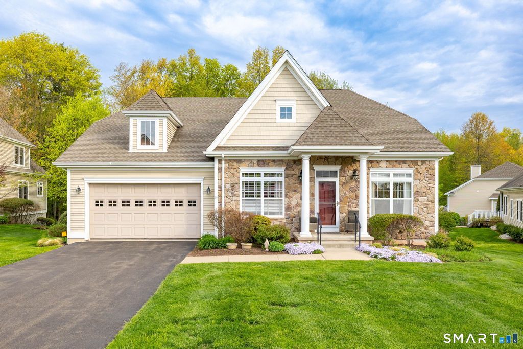 Photo of 19 Cherry Hills Circle #19, Bloomfield, CT 06002 (MLS # 24171217)